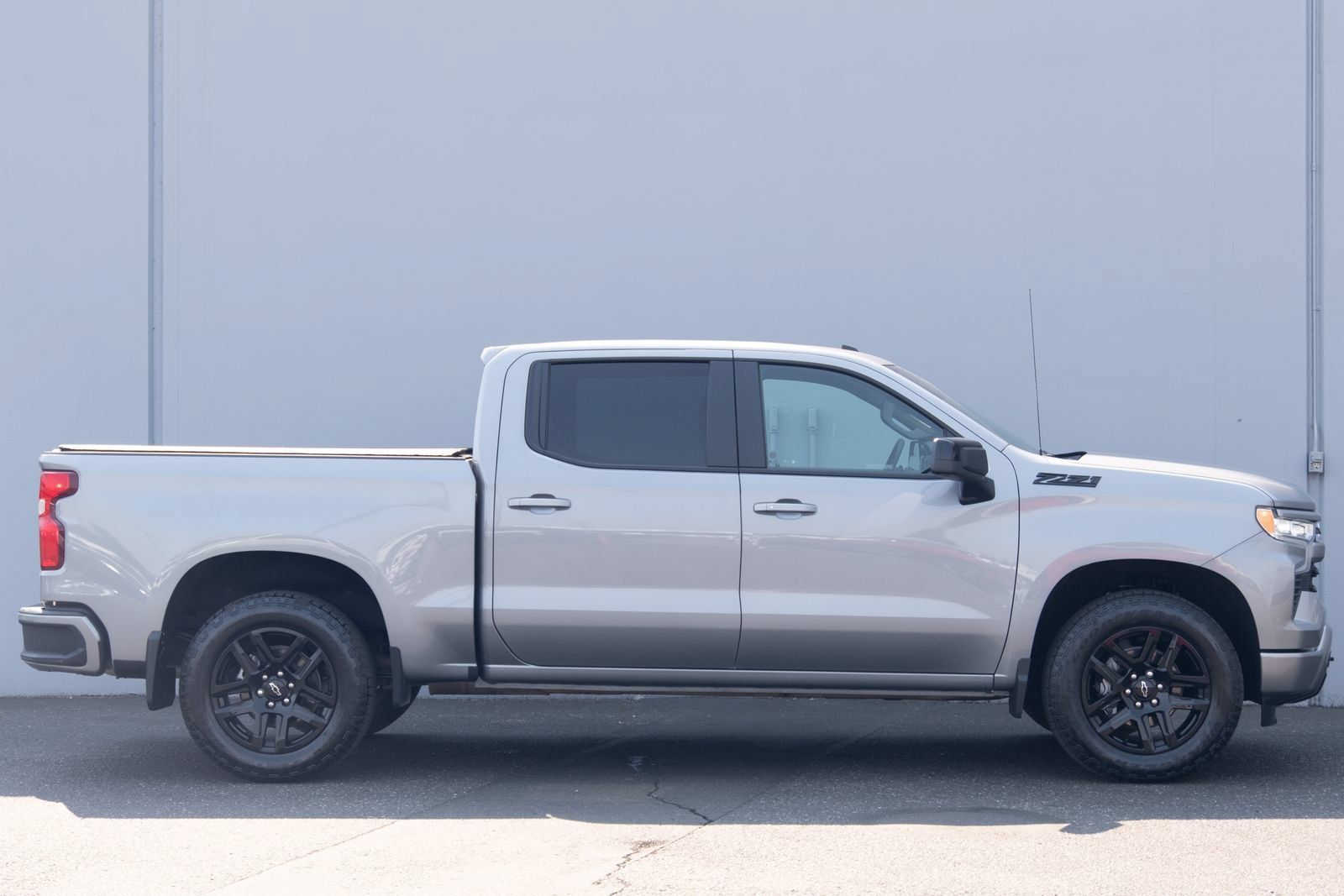 Used 2025 Chevrolet Silverado 1500 RST w/ Z71 Off-Road Package AWD/4WD image 25