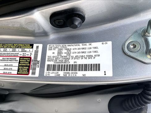Used 2024 Toyota Sequoia Capstone RWD image 29