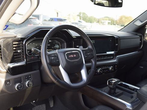 Used 2022 GMC Sierra 1500 SLT w/ SLT Convenience Package image 18