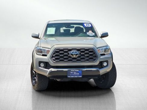 Used 2020 Toyota Tacoma TRD Off-Road w/ TRD Premium Off Road Package AWD/4WD image 2
