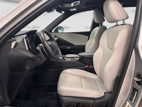 Used 2025 Lexus TX 350 FWD w/ Technology Package image 9