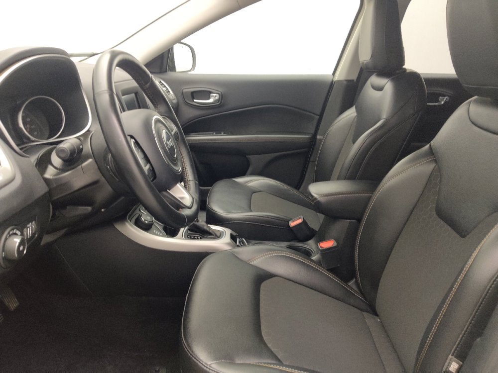Used 2019 Jeep Compass Latitude w/ Popular Equipment Group AWD/4WD image 17