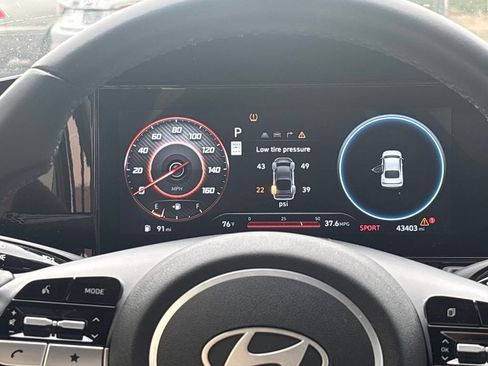 Certified 2024 Hyundai Elantra Limited FWD image 27