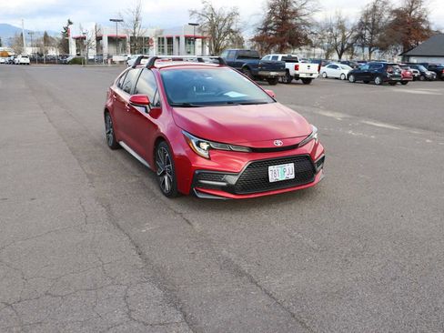 Certified 2020 Toyota Corolla SE image 3