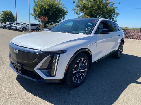 Used 2024 Cadillac Lyriq Sport RWD image 1
