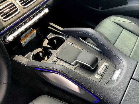 New 2025 Mercedes-Benz GLC 350e GLC 350e image 11