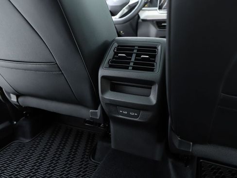 New 2026 Volkswagen Tiguan SE AWD/4WD image 39