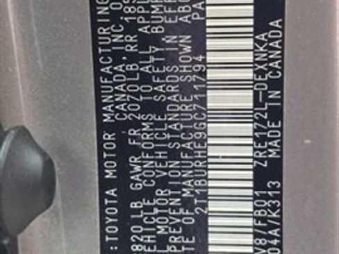 Used 2016 Toyota Corolla LE image 26