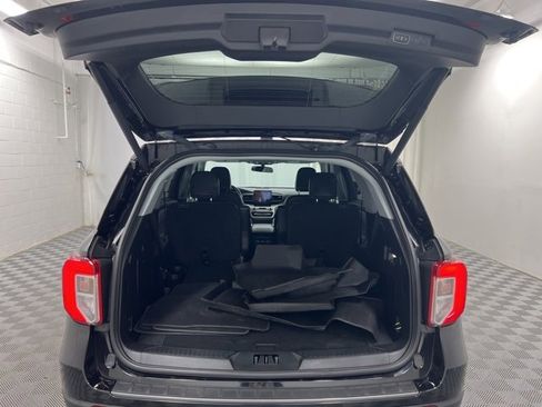 Used 2023 Ford Explorer XLT w/ Equipment Group 202A image 8