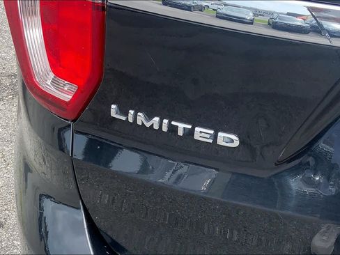 Used 2017 Ford Explorer Limited FWD image 10