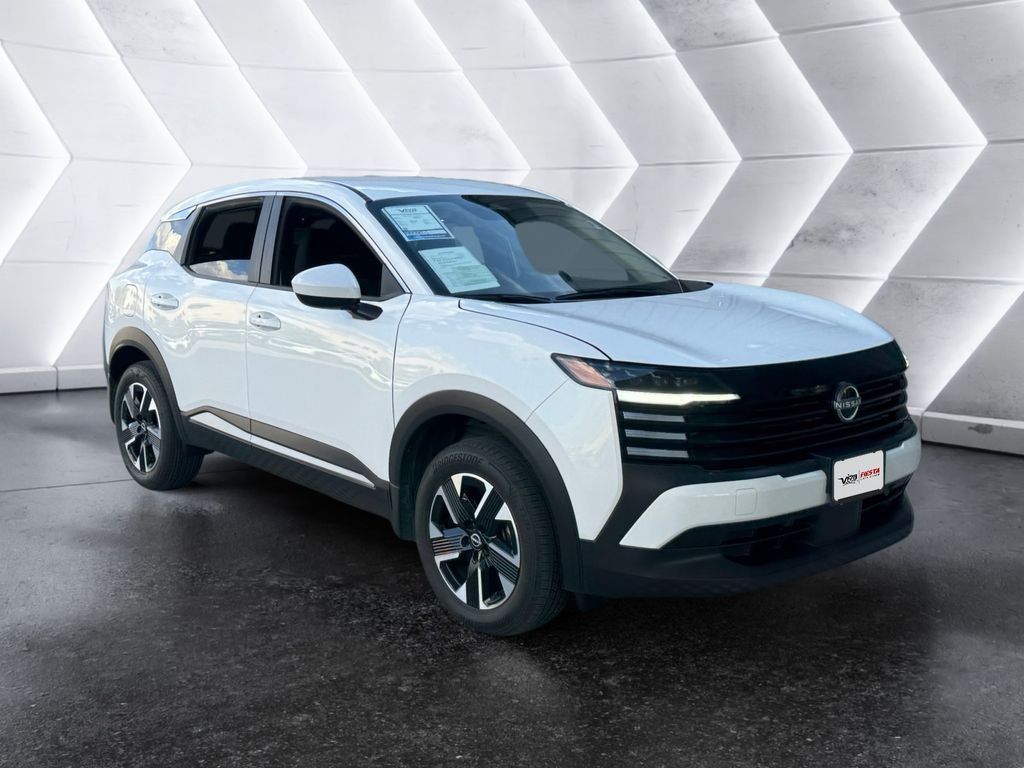 Used 2025 Nissan Kicks SV AWD/4WD image 1