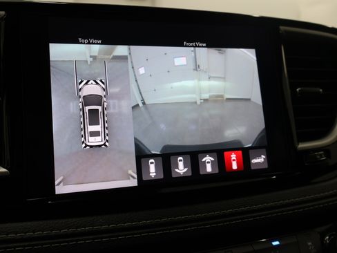 Used 2024 Chrysler Pacifica Limited FWD image 20