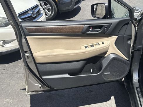 Used 2016 Subaru Outback 3.6R Limited AWD/4WD image 15