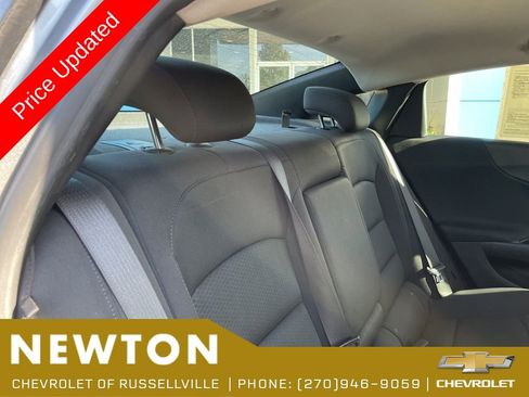 Used 2024 Chevrolet Malibu LT FWD image 32