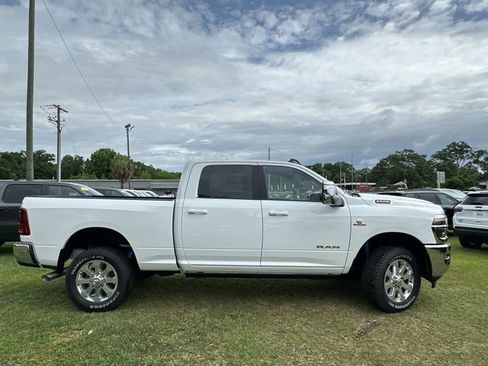New 2026 RAM 2500 Laramie AWD/4WD image 6