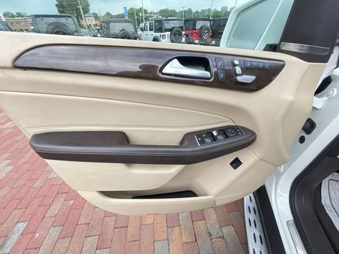 Used 2019 Mercedes-Benz GLS 450 4MATIC image 10