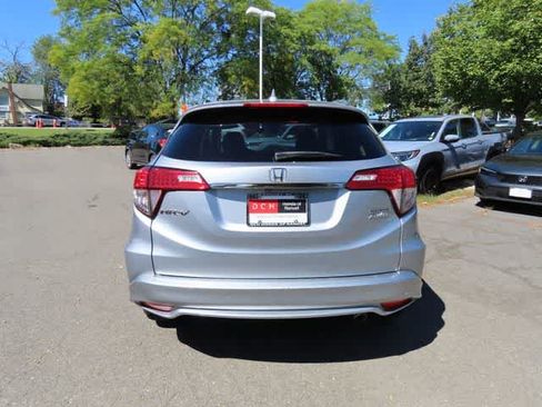 Certified 2019 Honda HR-V Touring image 5