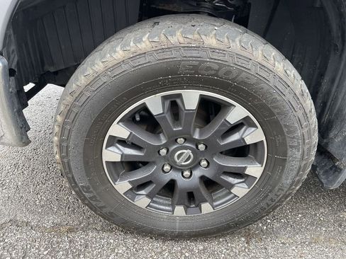 Used 2017 Nissan Titan SV image 2