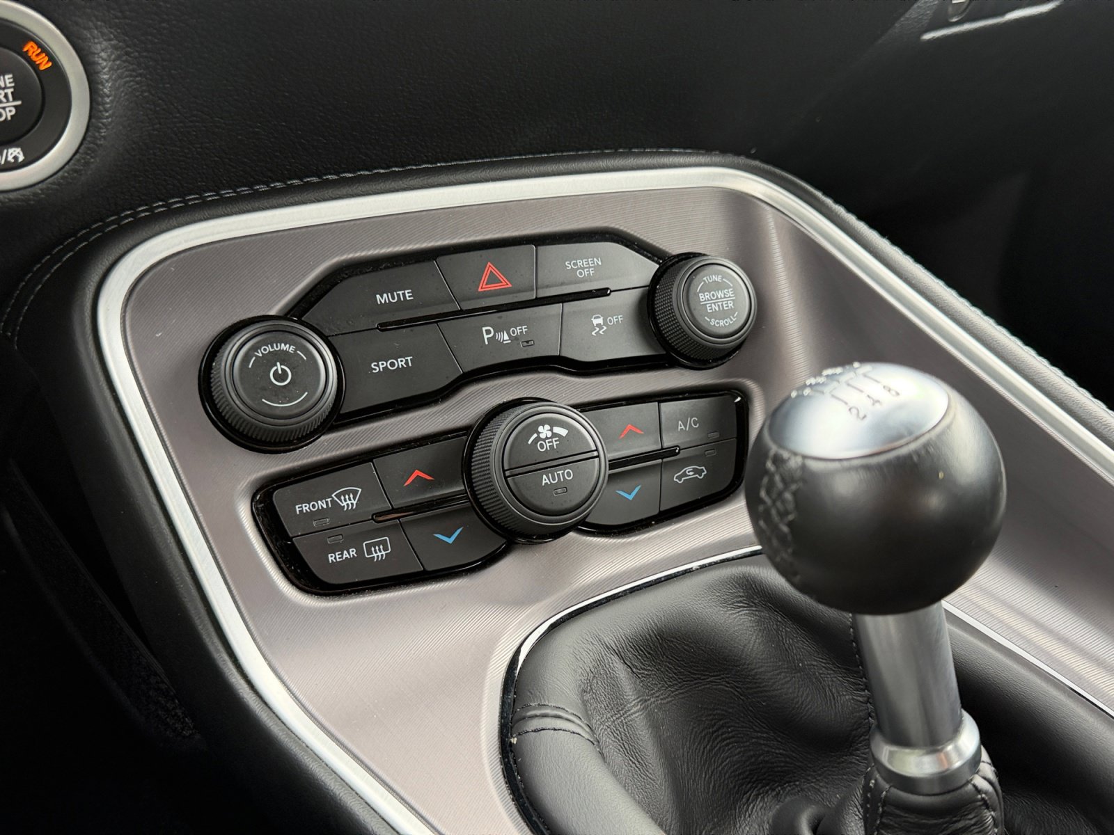 Used 2022 Dodge Challenger R/T RWD image 4