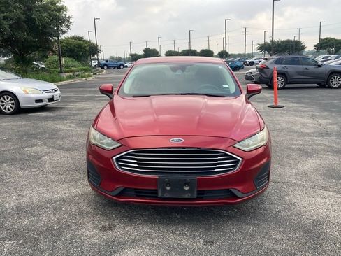 Used 2020 Ford Fusion SE FWD image 2