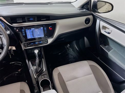 Certified 2019 Toyota Corolla SE image 21