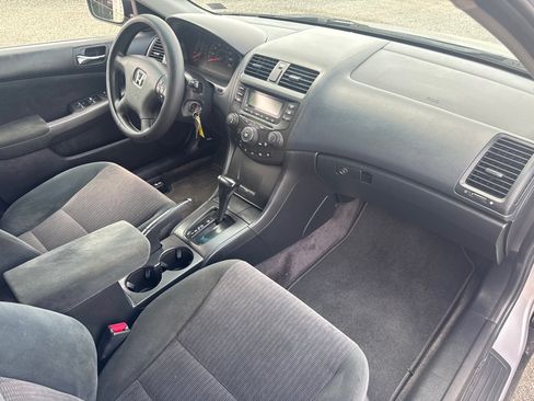 Used 2005 Honda Accord LX image 29