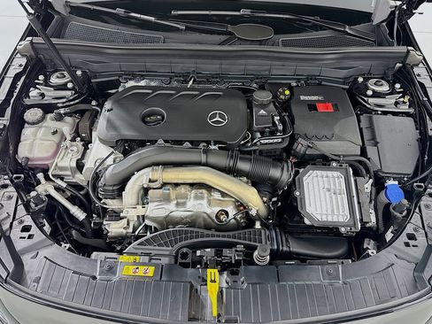 New 2026 Mercedes-Benz GLB 250 image 10