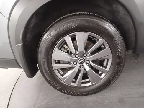 Used 2025 Nissan Pathfinder SV FWD image 11