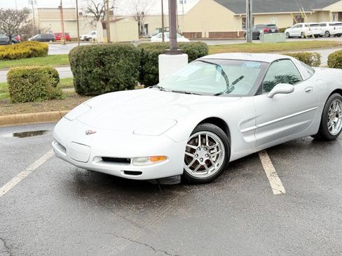 Used 1998 Chevrolet Corvette Coupe image 2
