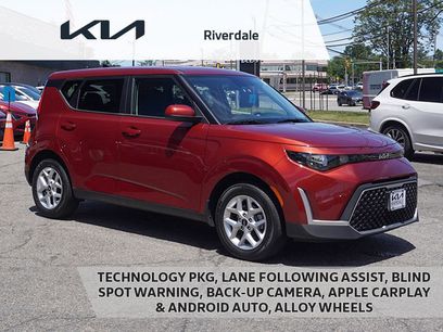Used 2025 Kia Soul LX w/ LX Technology Package