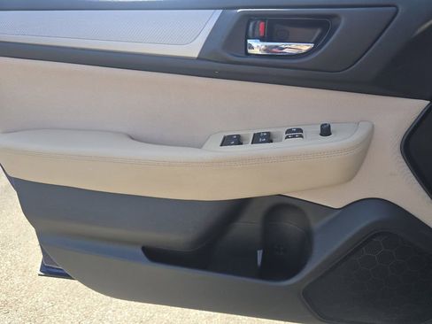 Used 2017 Subaru Outback 2.5i Premium image 23