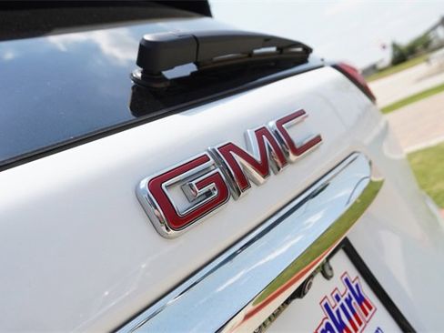 Used 2022 GMC Terrain SLT w/ LPO, Floor Liner Package image 10