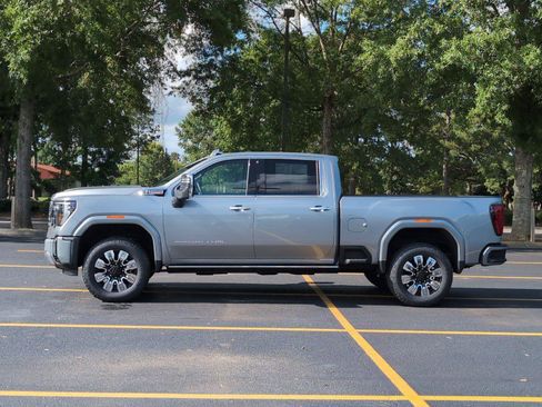 New 2026 GMC Sierra 2500 Denali w/ Denali Reserve Package AWD/4WD image 2