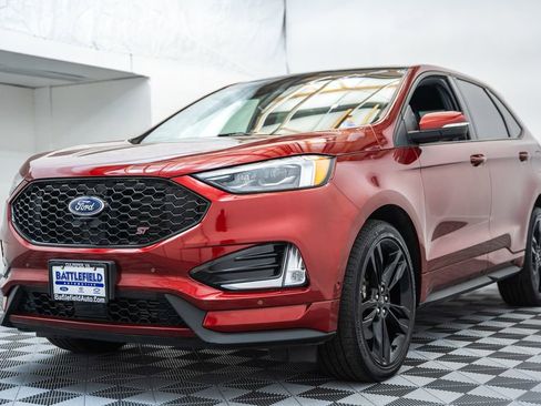 Used 2019 Ford Edge ST w/ Equipment Group 401A AWD/4WD image 3