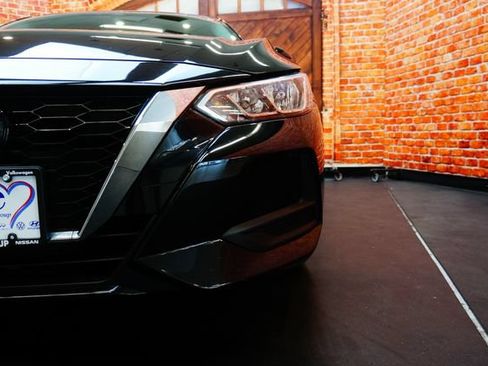 Certified 2022 Nissan Sentra SV FWD image 63