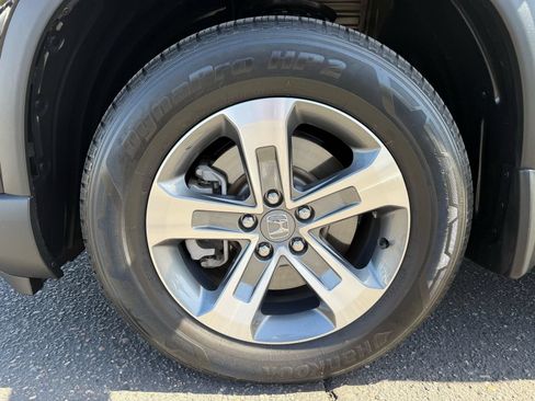 Used 2024 Honda Pilot EX-L image 11