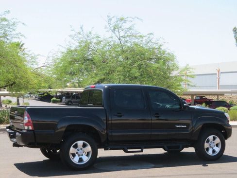 Used 2014 Toyota Tacoma PreRunner w/ TRD Sport Package RWD image 6
