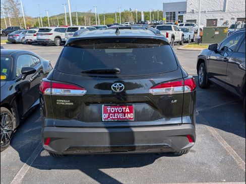 Used 2024 Toyota Corolla Cross LE w/ Moonroof Package image 6