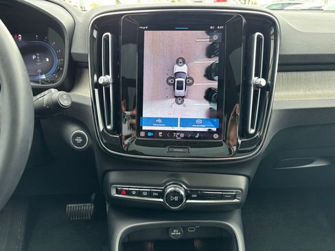 Used 2023 Volvo XC40 B5 Plus w/ Driver Assist Package AWD/4WD image 14