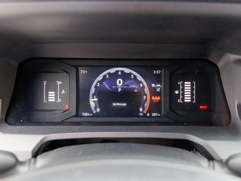 Certified 2025 Toyota Tacoma SR5 w/ SR5 Upgrade Package AWD/4WD image 18