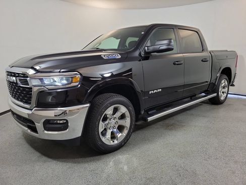 Used 2025 RAM 1500 Big Horn AWD/4WD image 3