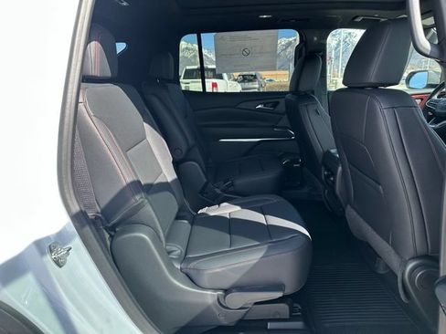 New 2026 Chevrolet Traverse Z71 w/ Enhanced Driving Package AWD/4WD image 14