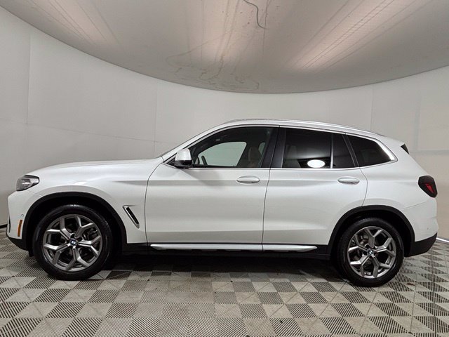 Used 2024 BMW X3 xDrive30i w/ Premium Package w/ZPA AWD/4WD image 4