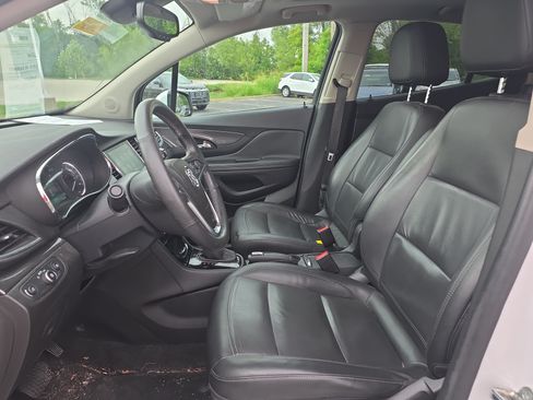 Used 2017 Buick Encore Essence w/ Experience Buick Package FWD image 13