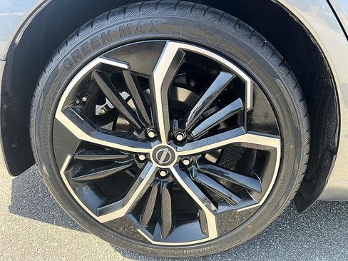 Certified 2023 Nissan Altima 2.5 SR w/ SR Premium Package image 11