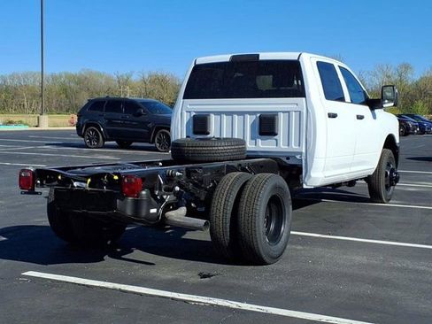 New 2025 RAM 3500 Tradesman image 18