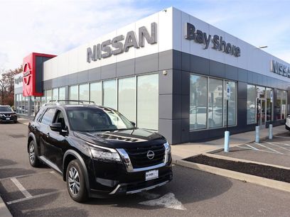 Certified 2022 Nissan Pathfinder SL