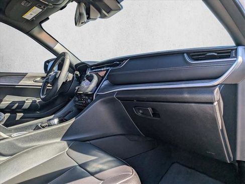 Used 2025 Jeep Grand Cherokee L Limited image 22