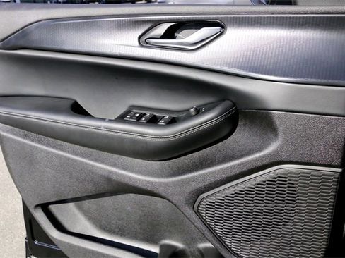 Used 2024 Jeep Grand Cherokee Laredo image 21