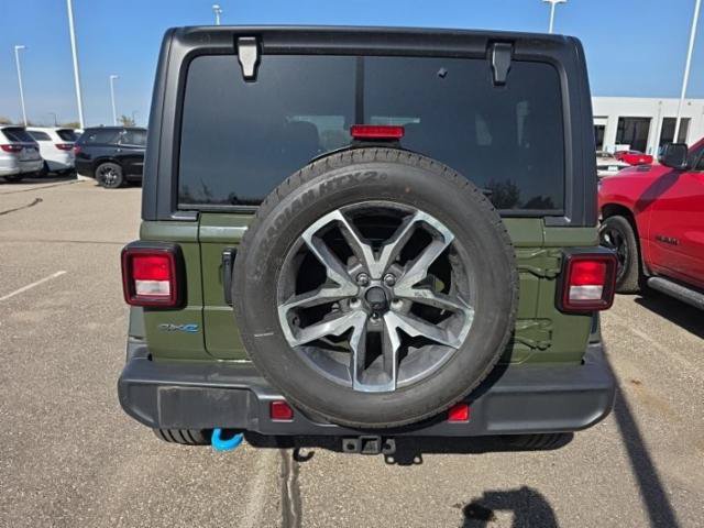 Used 2024 Jeep Wrangler Unlimited w/ Convenience Group AWD/4WD image 11